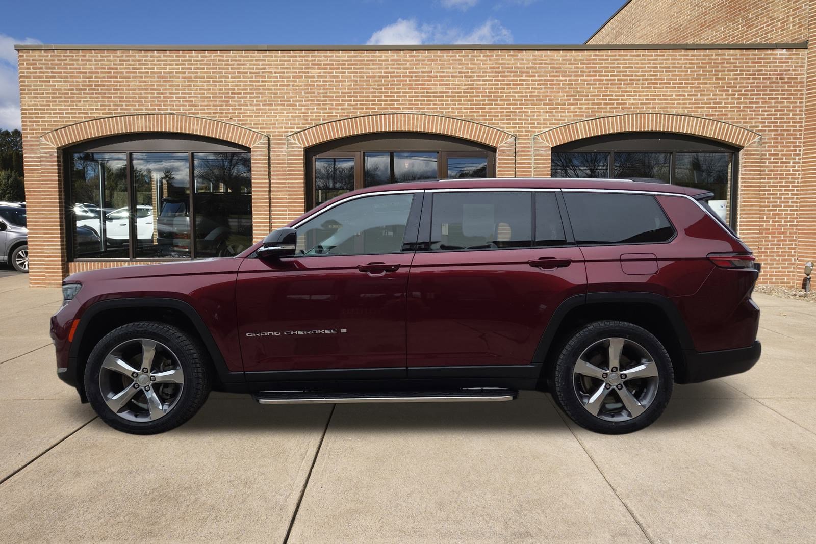 Used 2021 Jeep Grand Cherokee L Limited w/ Luxury Tech Group II image 7