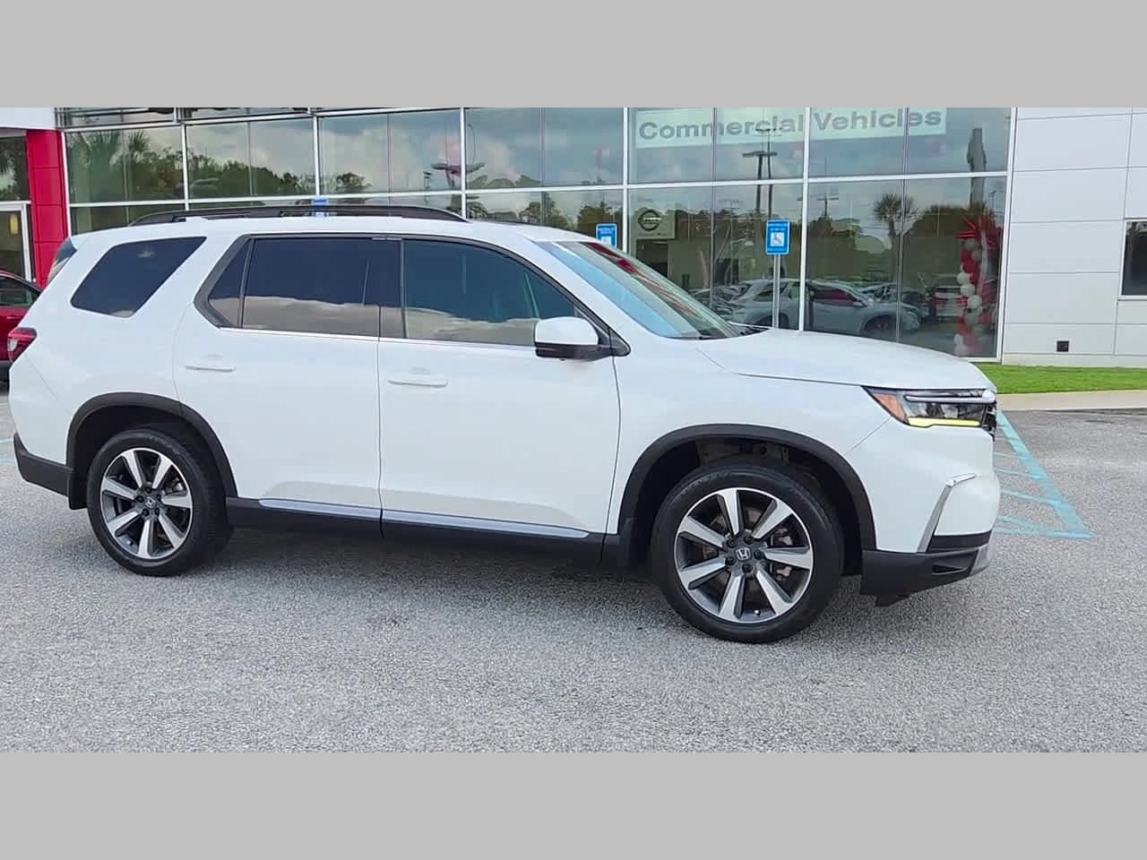 Used 2025 Honda Pilot Elite image 36