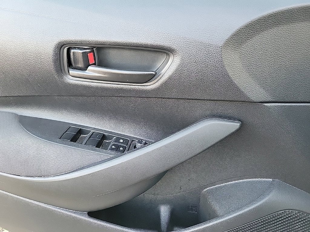 Used 2025 Toyota Corolla LE FWD image 11