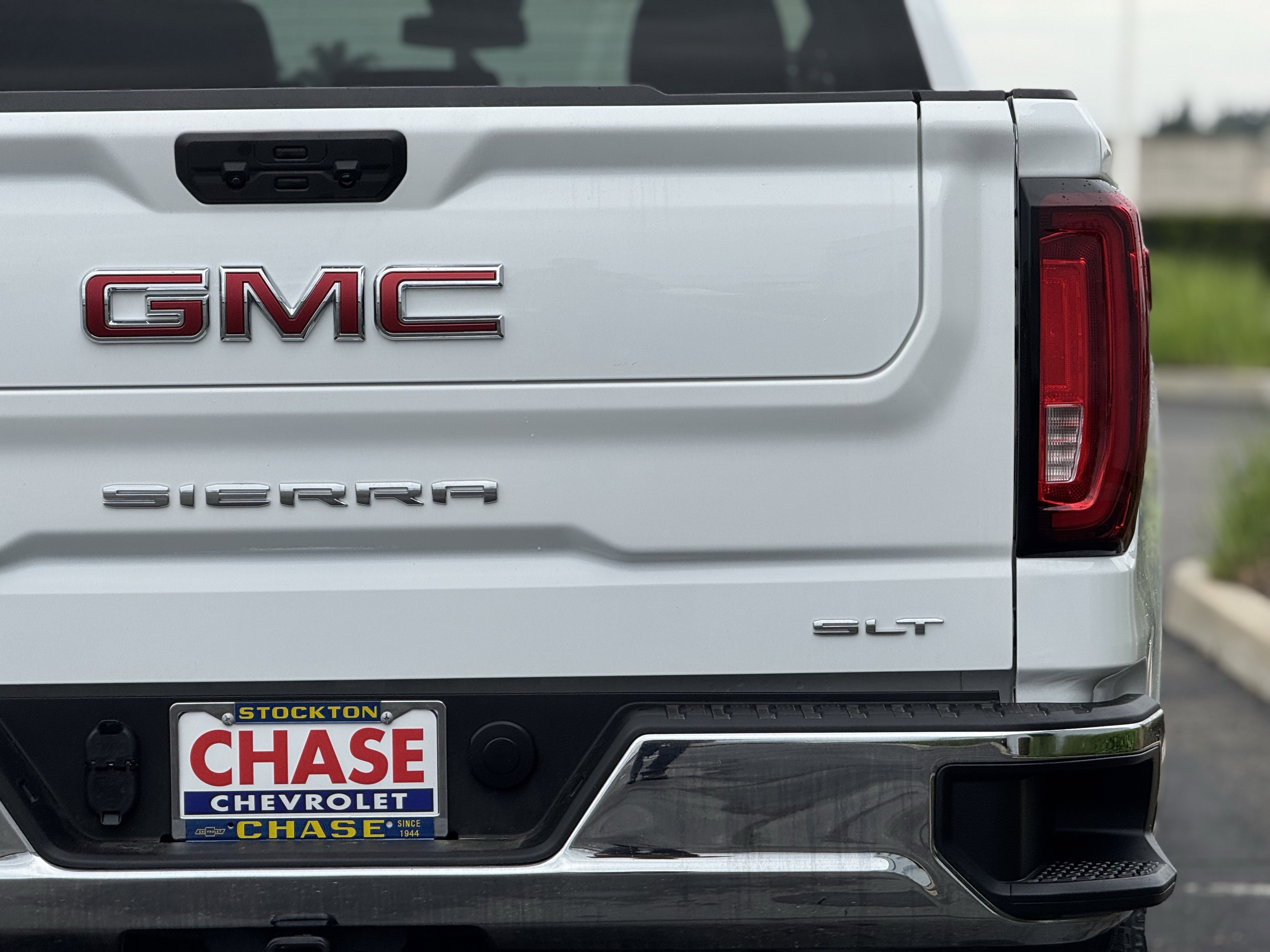 Used 2025 GMC Sierra 1500 SLT AWD/4WD image 7