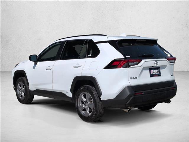 Used 2025 Toyota RAV4 LE AWD/4WD image 8