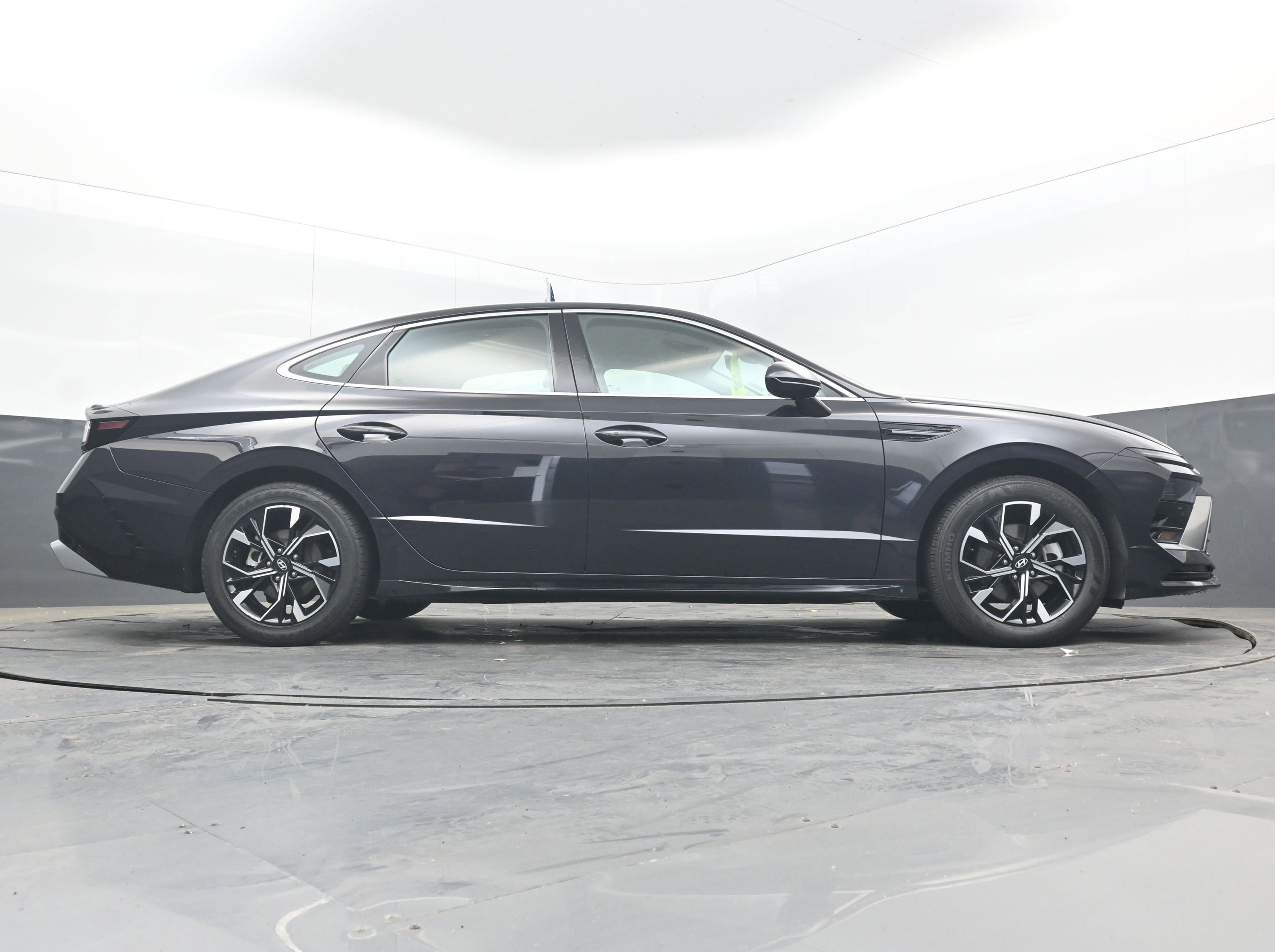 Used 2025 Hyundai Sonata SEL FWD image 32