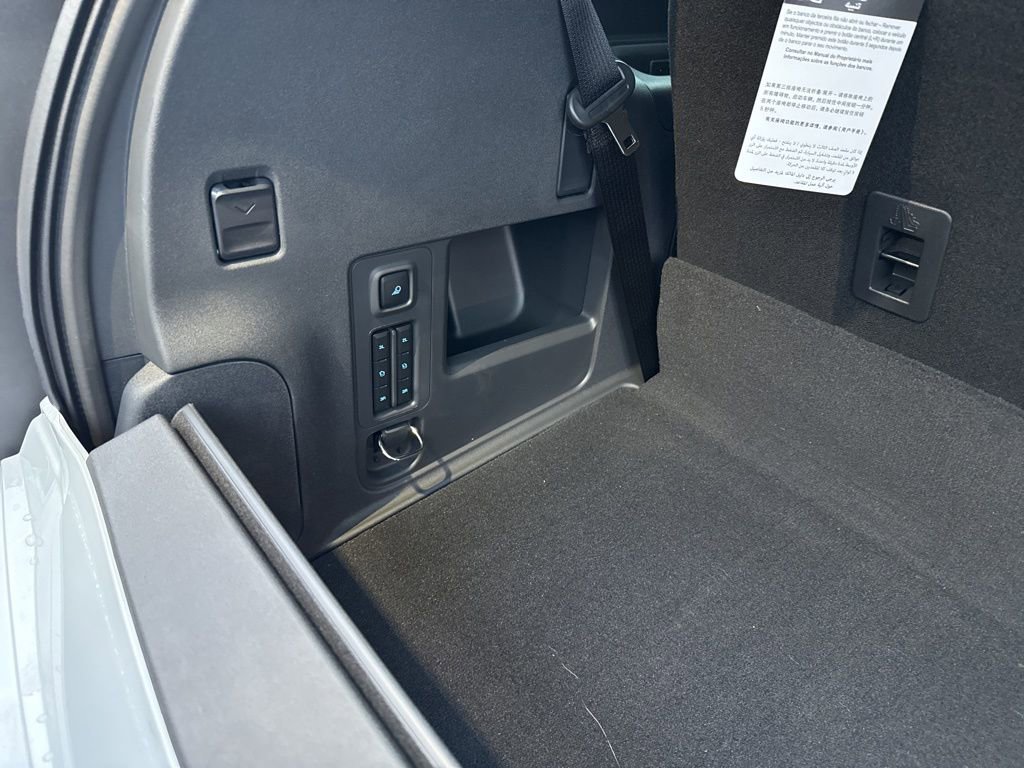 New 2025 Ford Expedition Active image 18