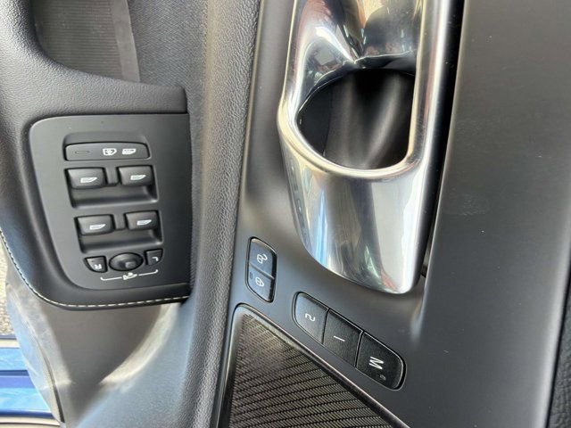 Used 2020 Volvo S60 T5 R-Design image 8