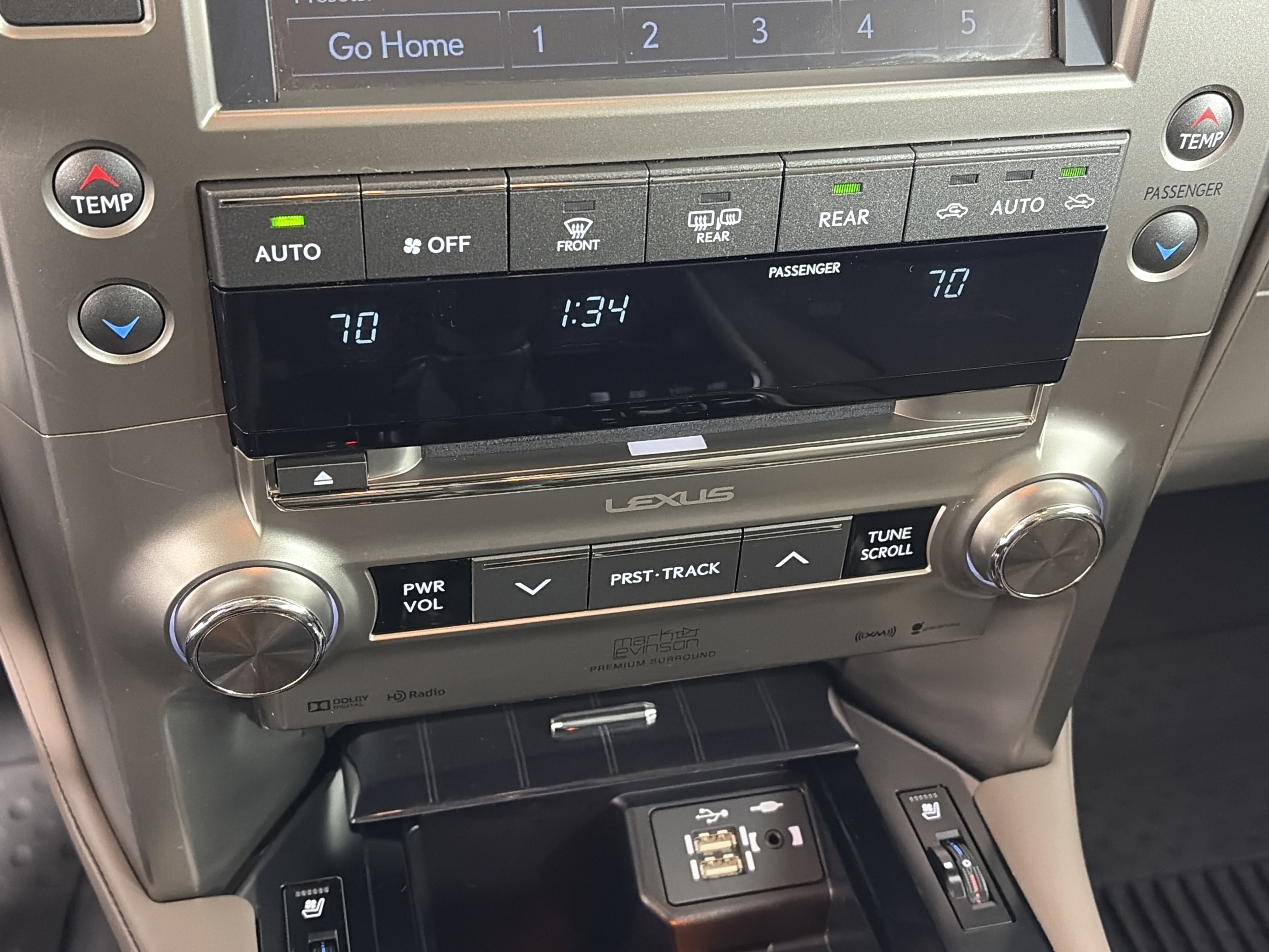 Used 2021 Lexus GX 460 Premium w/ Accessory Package image 24