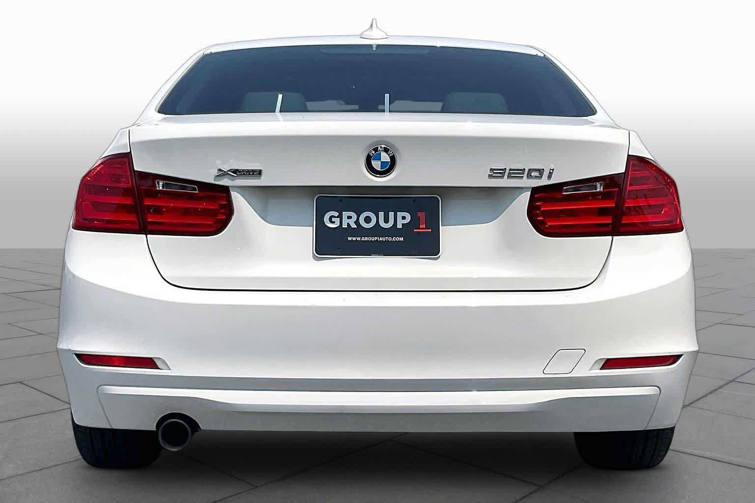 Used 2015 BMW 320i xDrive Sedan AWD/4WD image 4