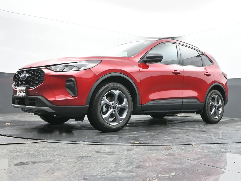 Used 2025 Ford Escape ST-Line w/ Cold Weather Package image 25