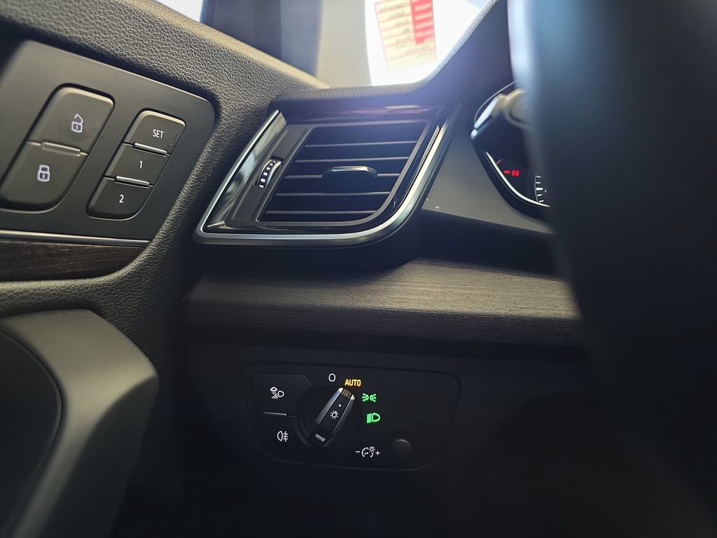 Used 2022 Audi Q5 2.0T Premium AWD/4WD image 28