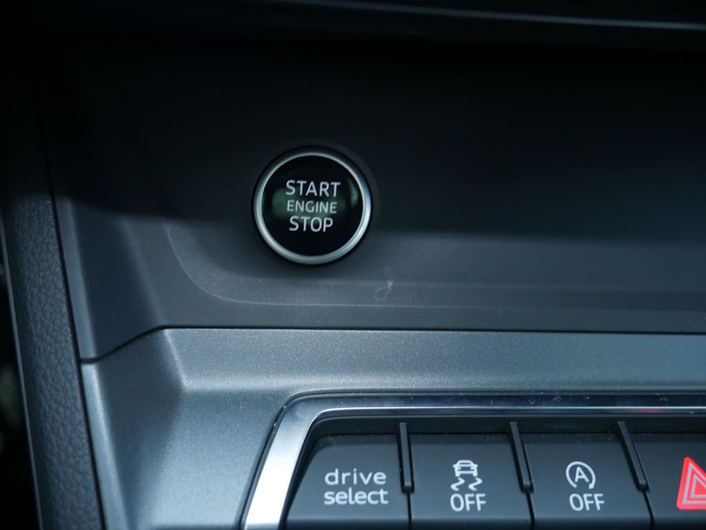 Certified 2025 Audi Q3 2.0T Premium Plus AWD/4WD image 40