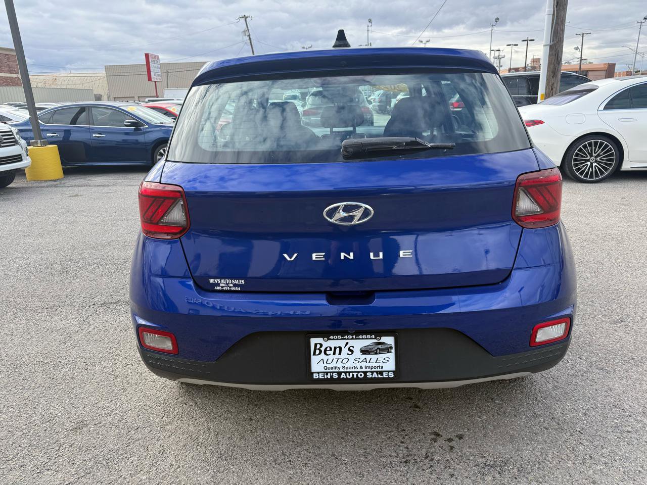 Used 2021 Hyundai Venue SE FWD image 7