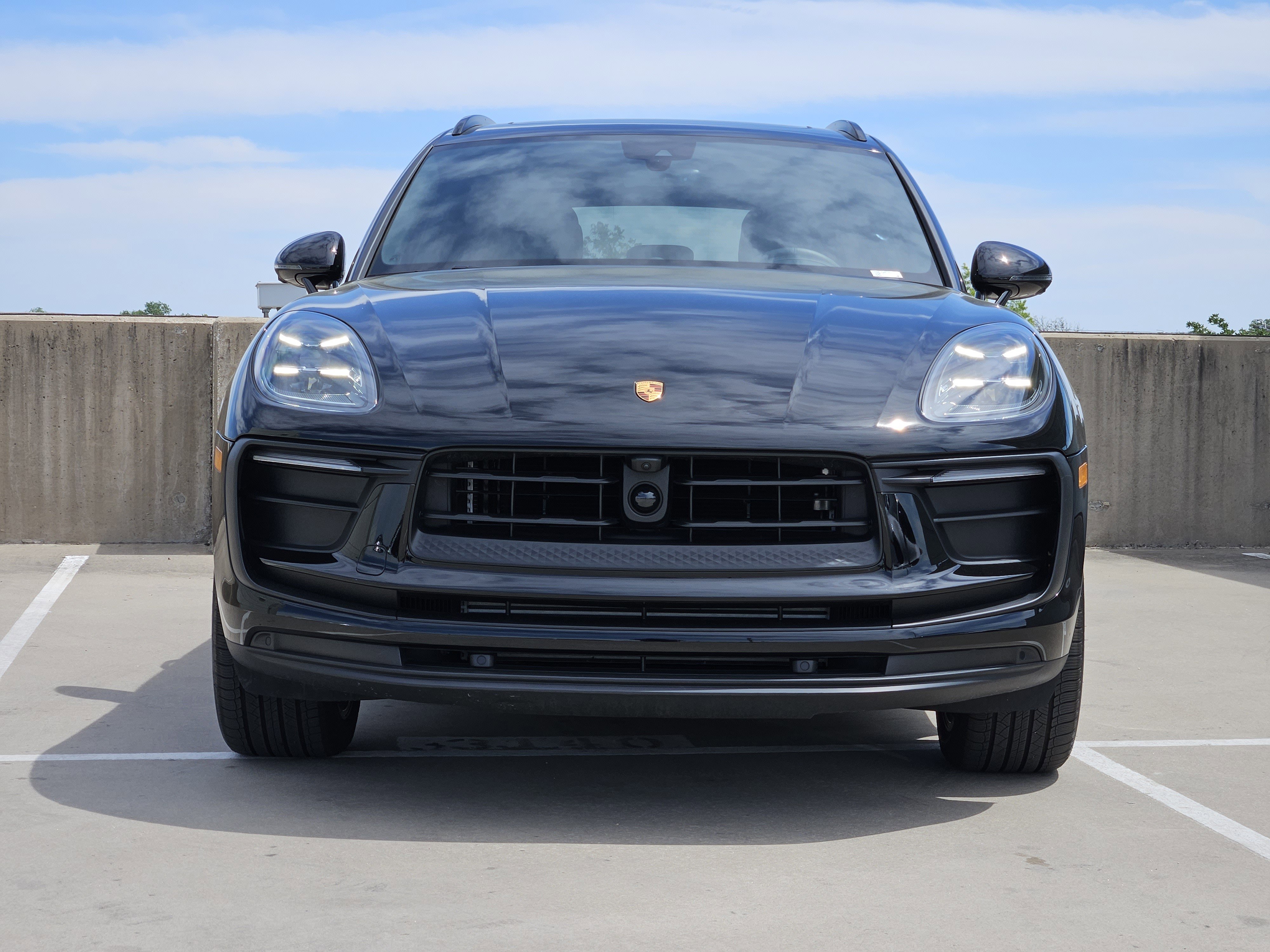 Certified 2026 Porsche Macan image 11