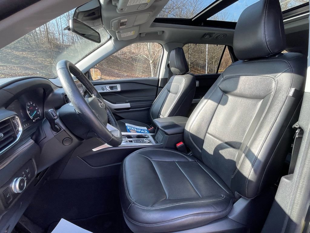 Used 2022 Ford Explorer Limited w/ Equipment Group 301A image 30