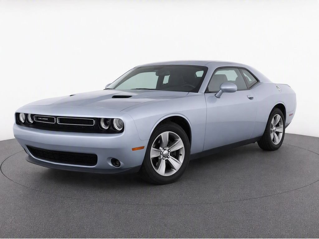 Used 2020 Dodge Challenger SXT RWD image 2