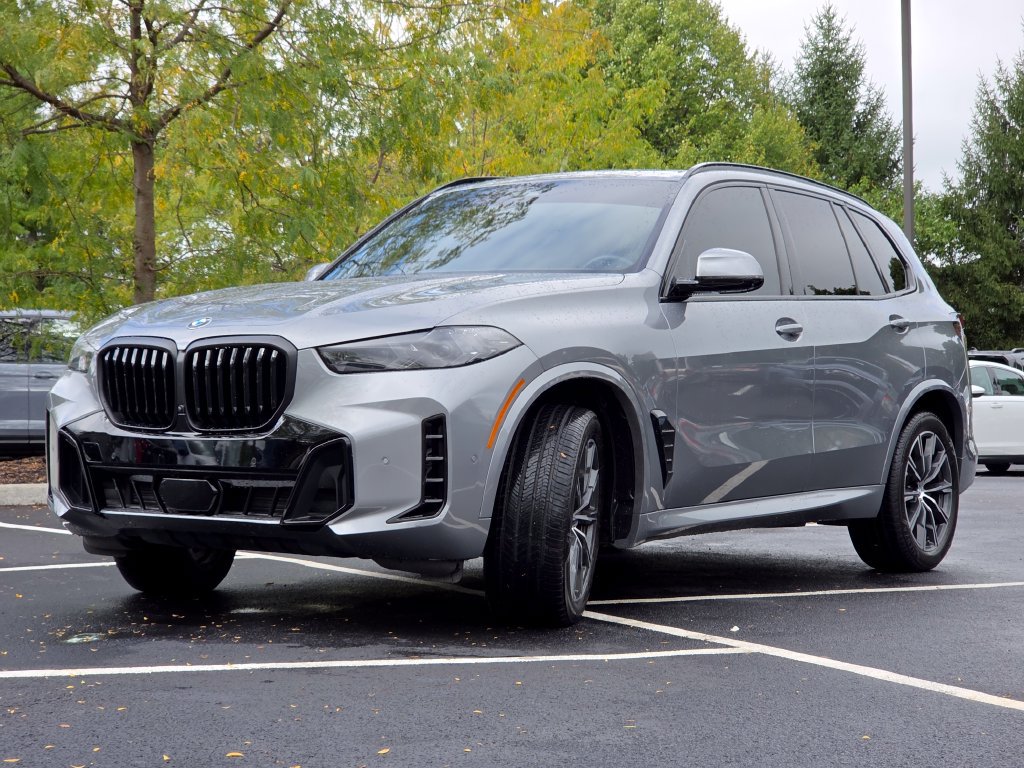 Used 2025 BMW X5 xDrive40i w/ M Sport Package AWD/4WD image 25