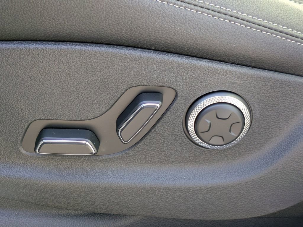 New 2026 Genesis GV70 2.5T Select image 17