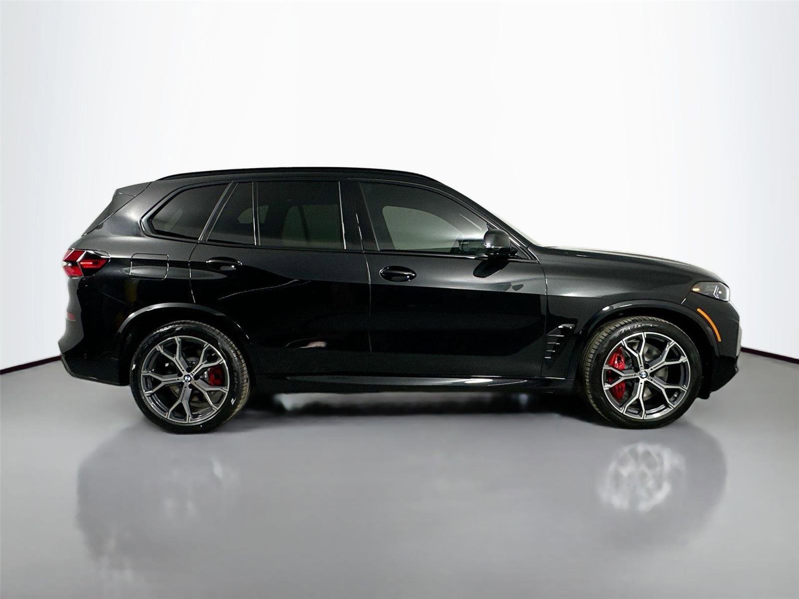 New 2026 BMW X5 xDrive50e image 4