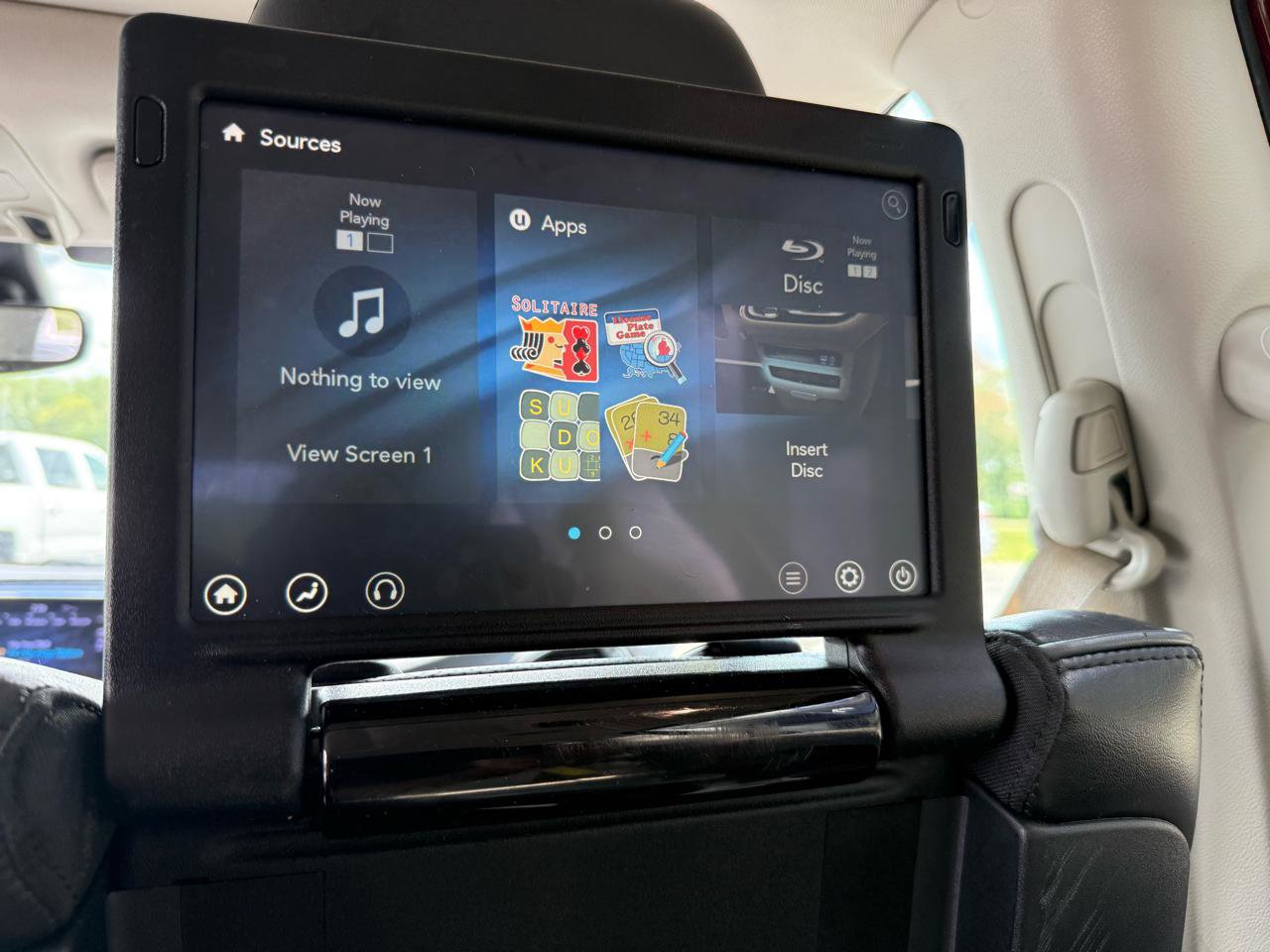 Used 2018 Chrysler Pacifica Limited image 13