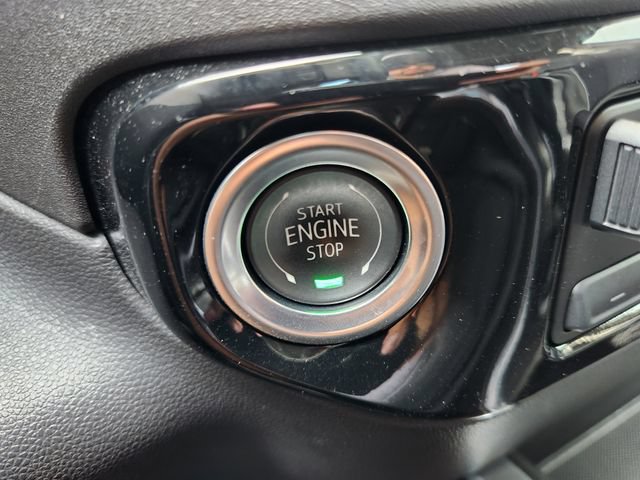 Used 2025 Chevrolet Silverado 1500 RST w/ Z71 Off-Road Package AWD/4WD image 8