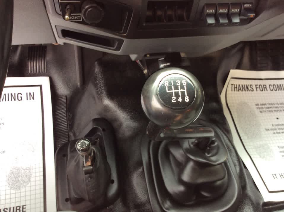 Used 2013 Ford F750 2WD Regular Cab Super Duty image 28