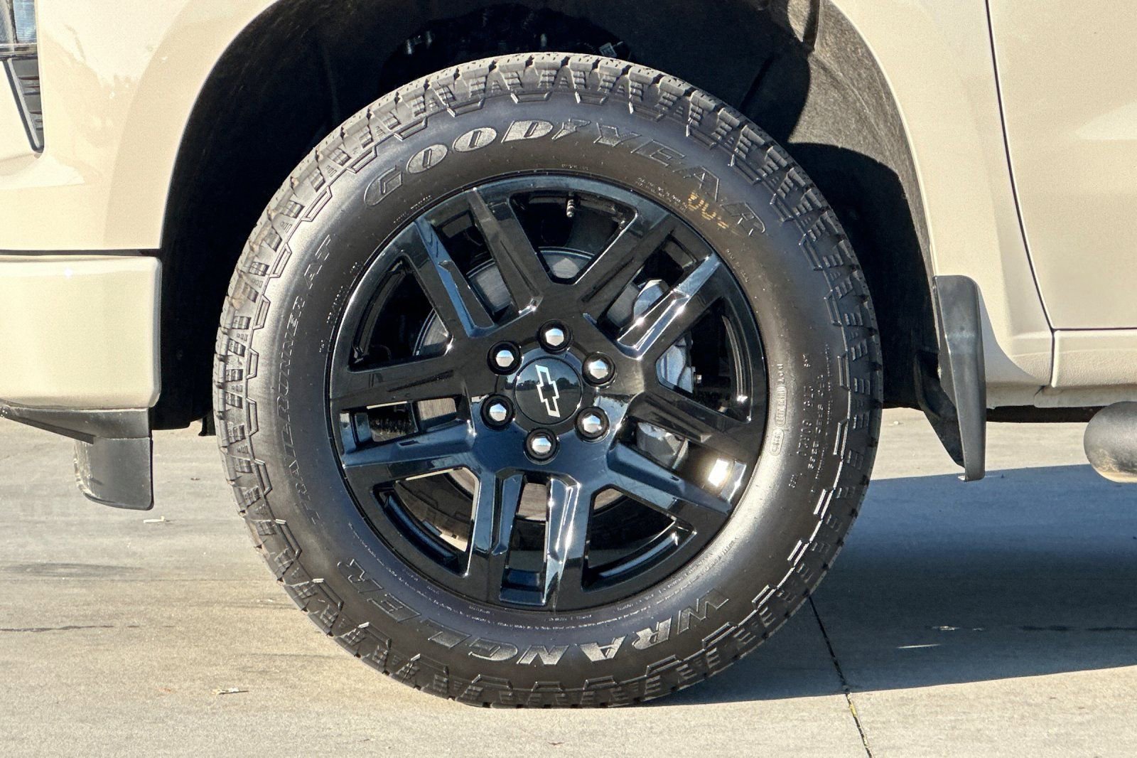 Used 2026 Chevrolet Silverado 1500 Custom w/ Turbomax Blackout Package image 24