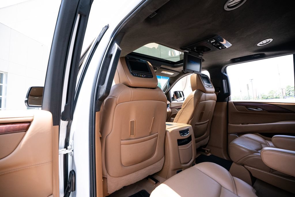 Used 2017 Cadillac Escalade Platinum AWD/4WD image 44