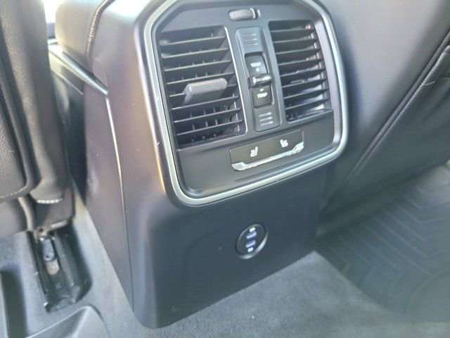 Used 2020 Porsche Macan image 15