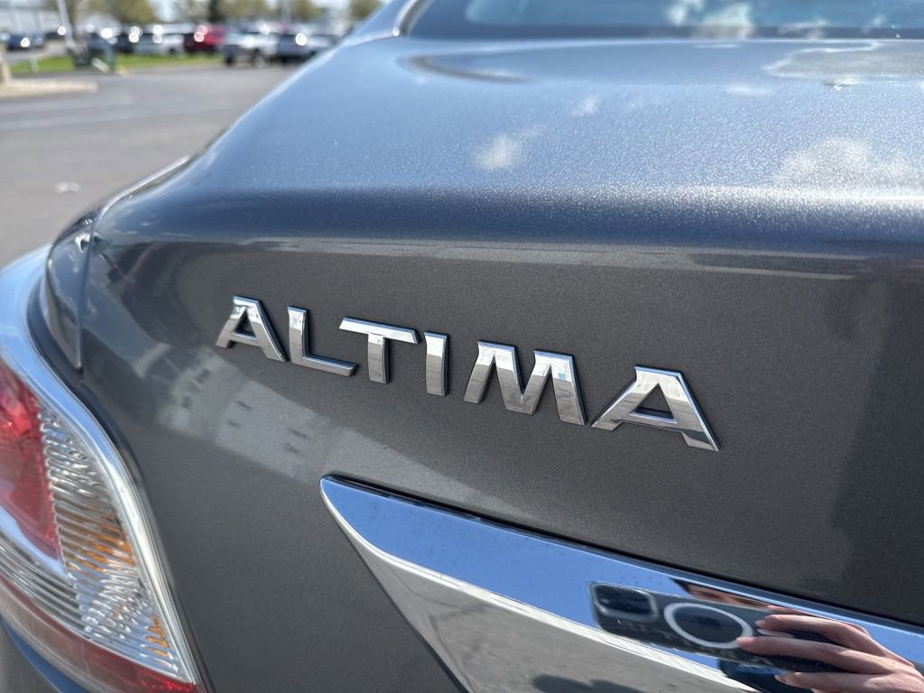 Used 2015 Nissan Altima 2.5 SV w/ Convenience Package FWD image 9