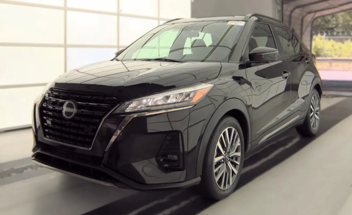 Used 2024 Nissan Kicks SR
