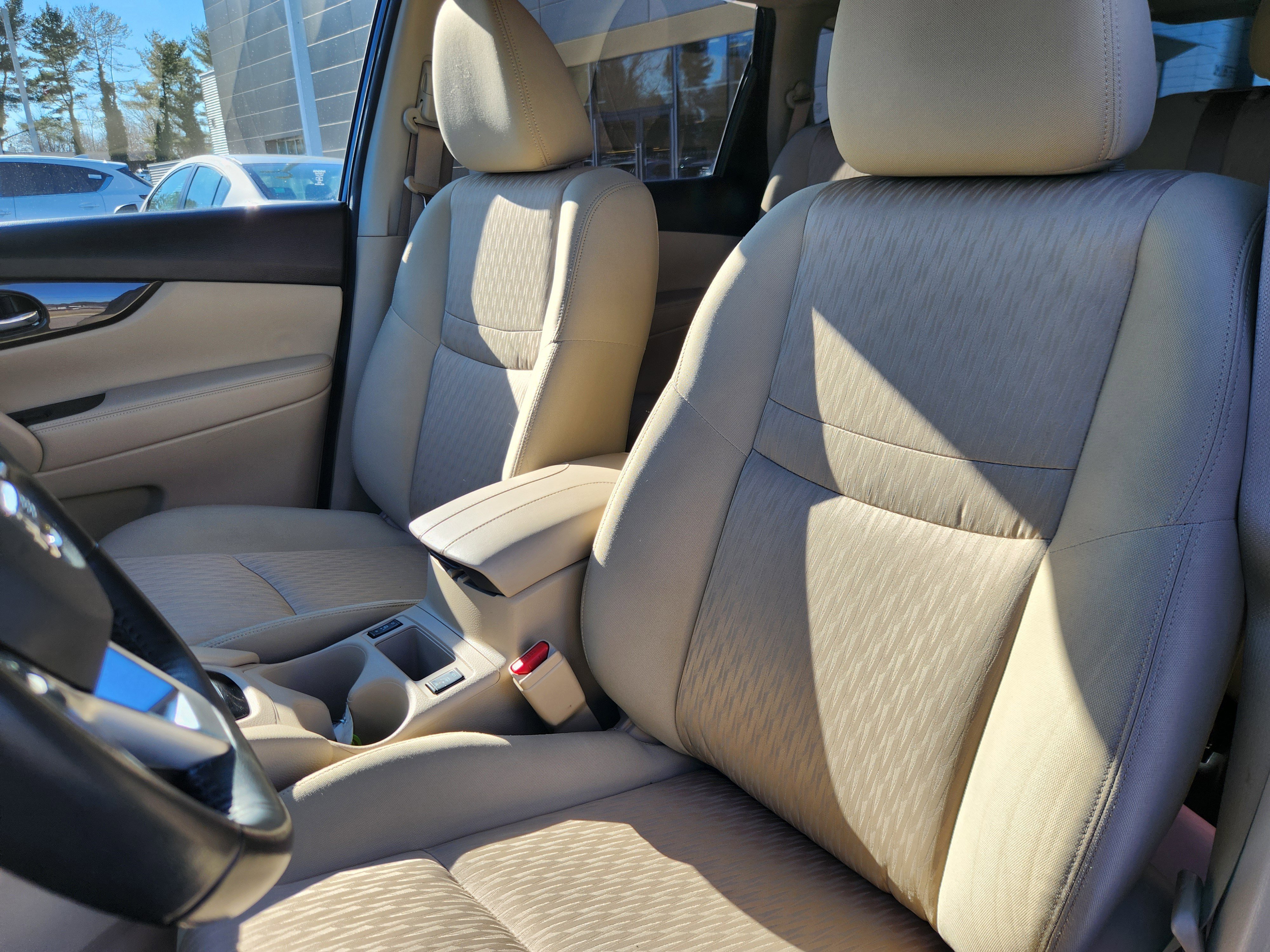 Used 2019 Nissan Rogue SV w/ Premium Package image 7