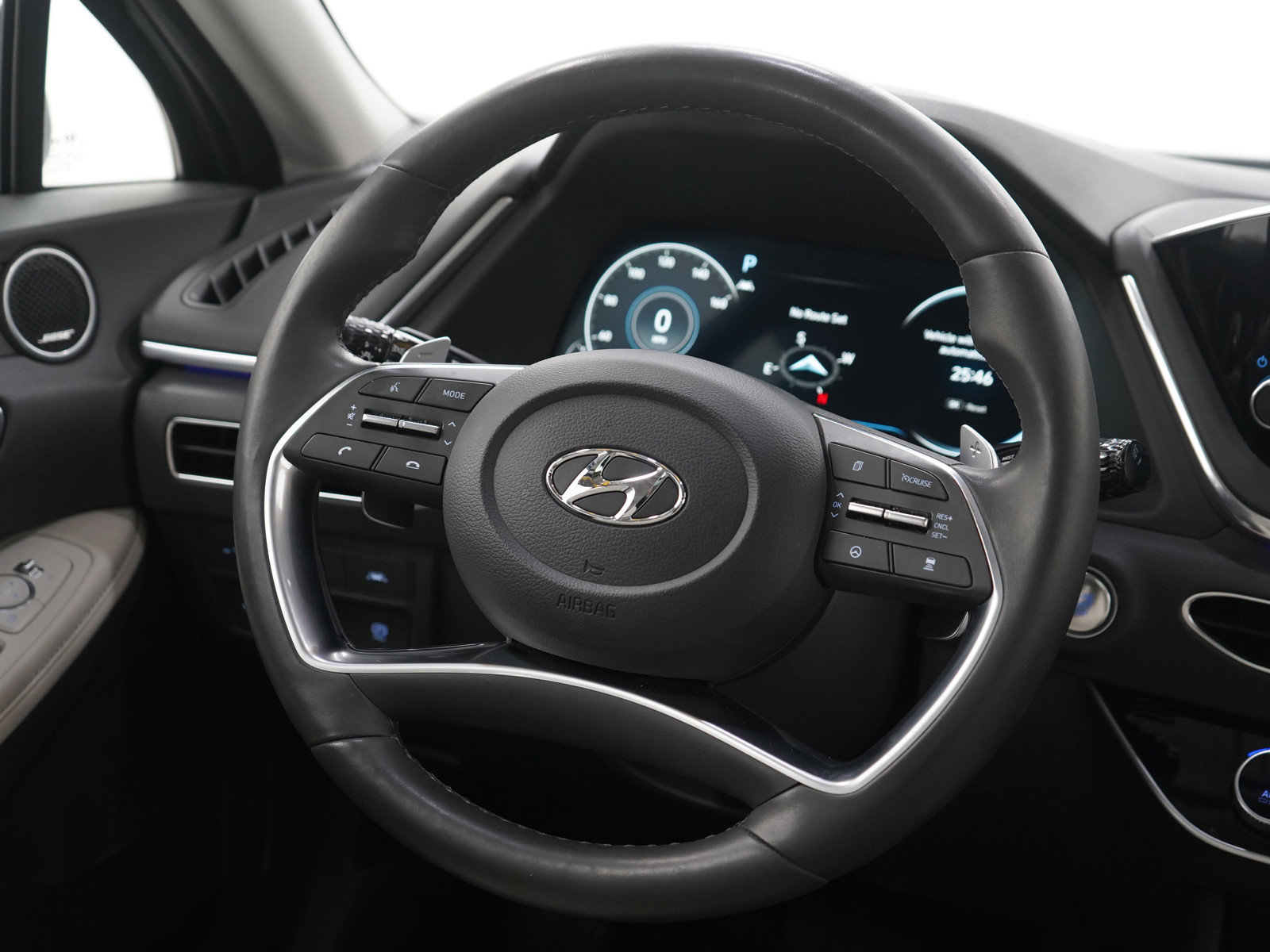 Used 2023 Hyundai Sonata Limited w/ Preferred Accessory Package image 14