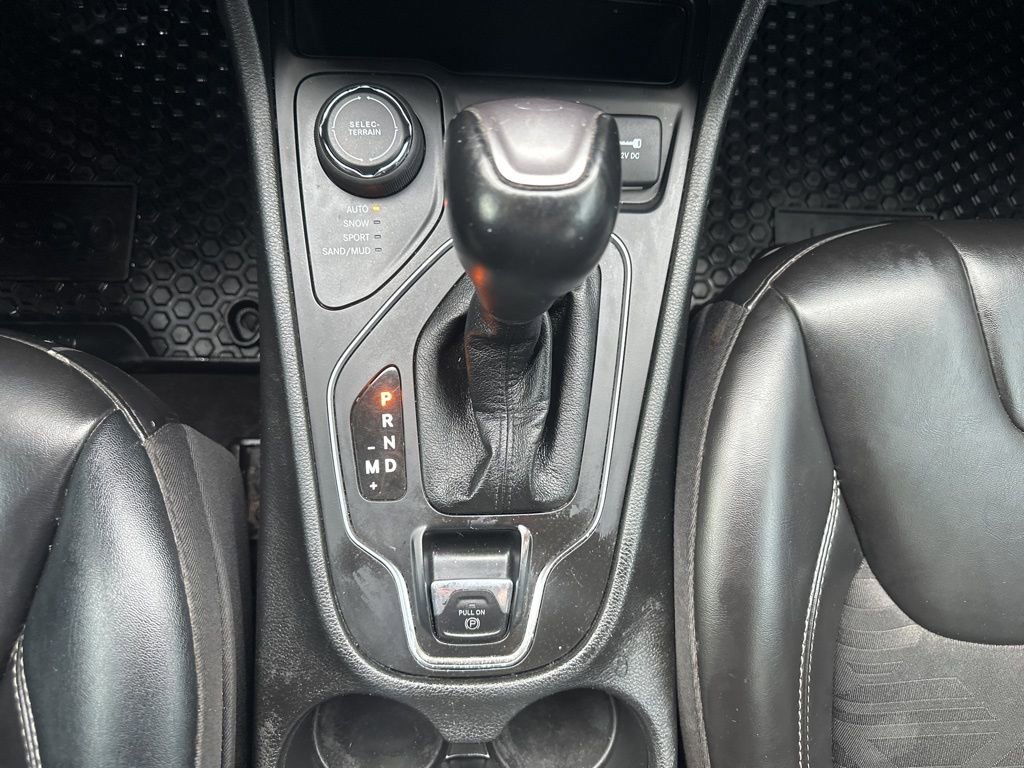 Used 2022 Jeep Cherokee Latitude AWD/4WD image 7