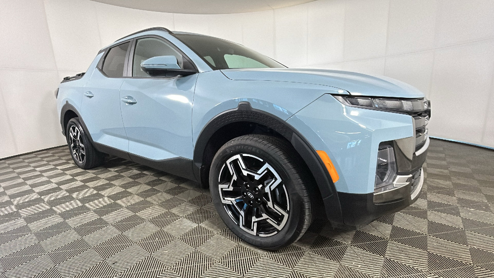 Used 2026 Hyundai Santa Cruz Limited AWD/4WD image 2
