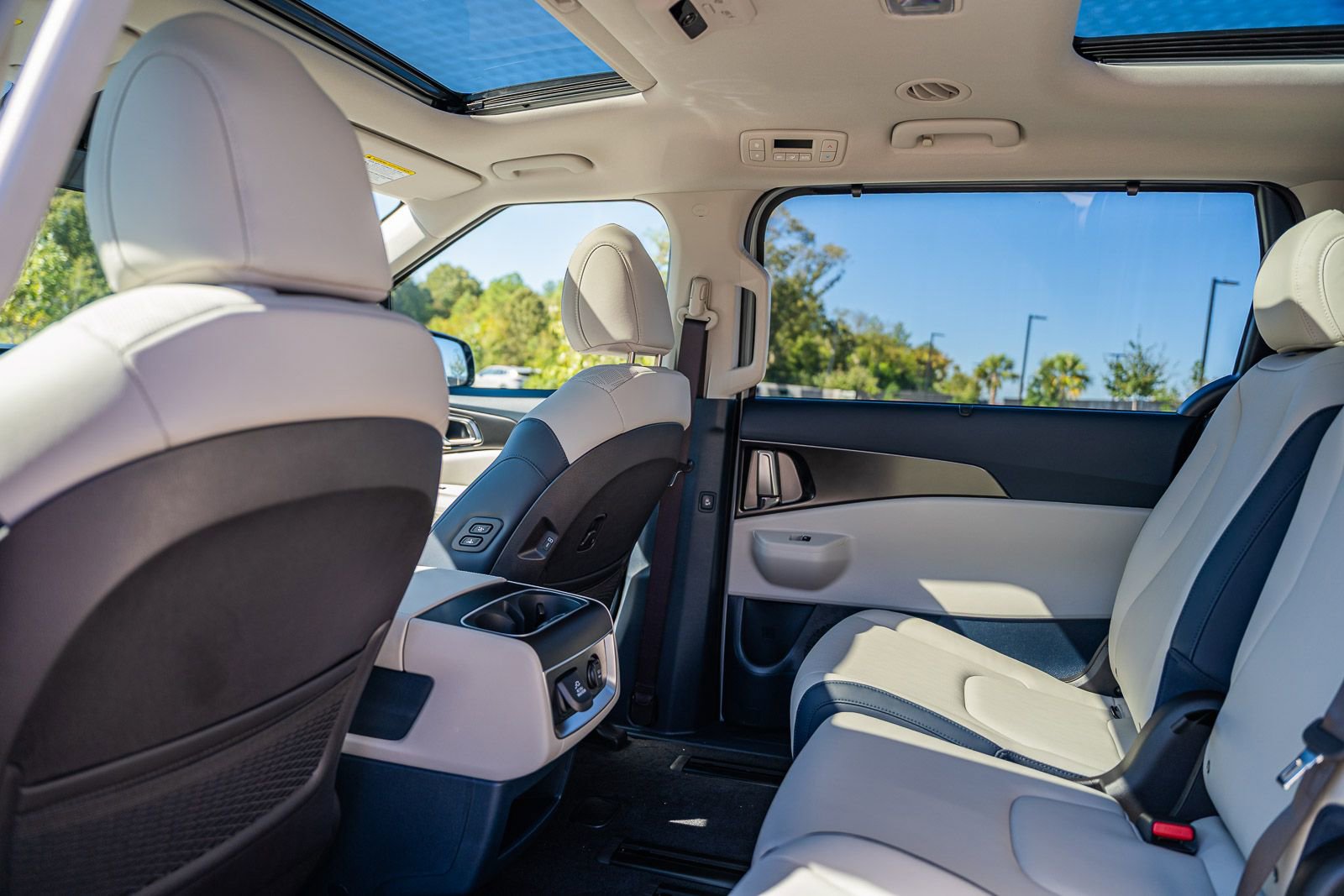 New 2026 Kia Carnival SX w/ SX Dark Edition Package image 13