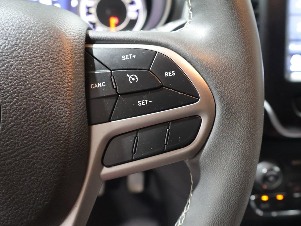 Used 2021 Jeep Cherokee Latitude Lux 80th Anniv w/ Quick Order Package 26U 80TH AWD/4WD image 40