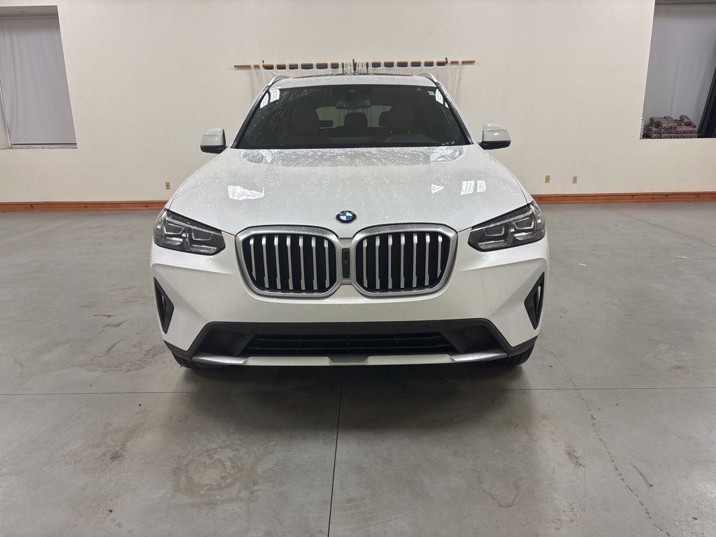 Used 2023 BMW X3 xDrive30i image 3