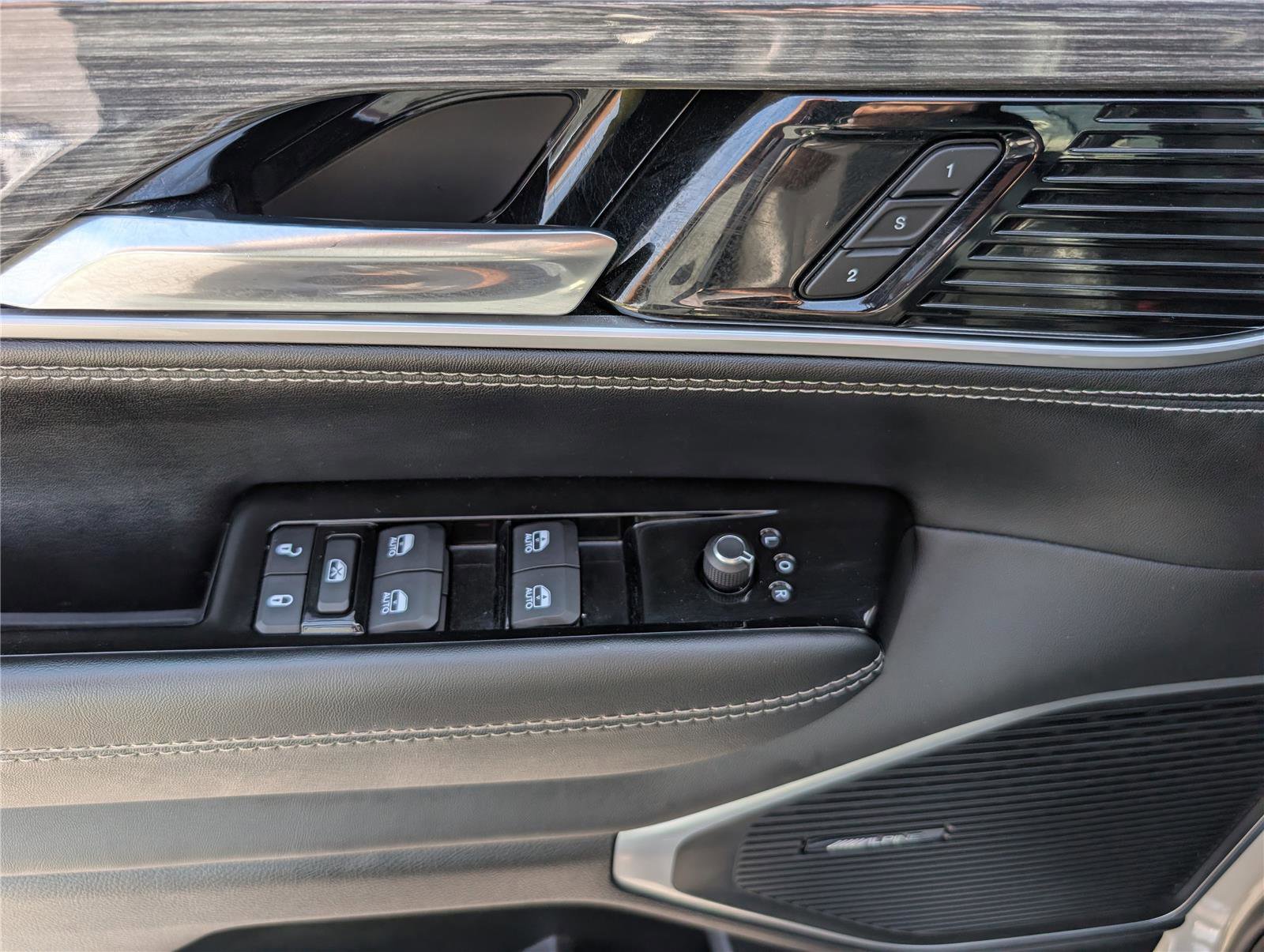 Used 2022 Jeep Wagoneer Series III image 22