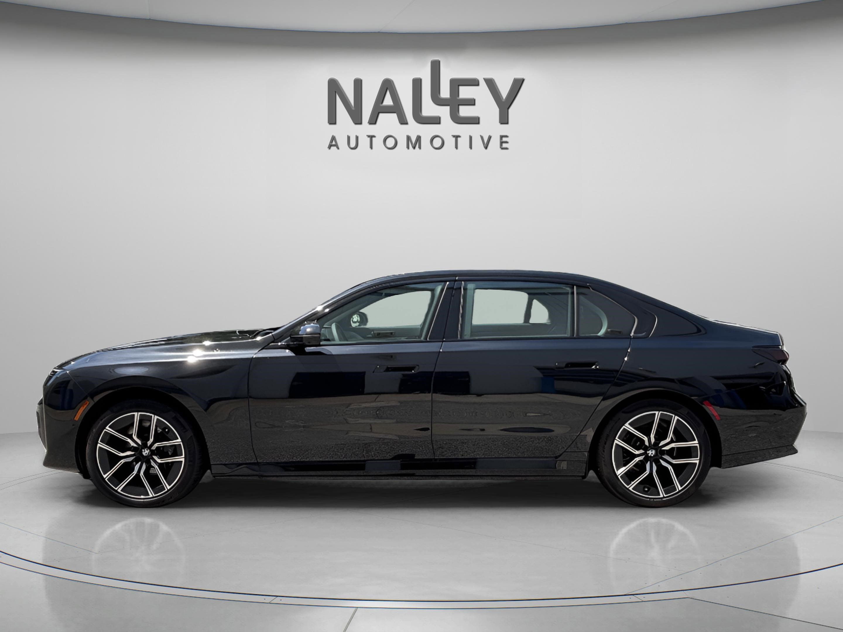 Used 2025 BMW i7 eDrive50 w/ M Sport Package image 2