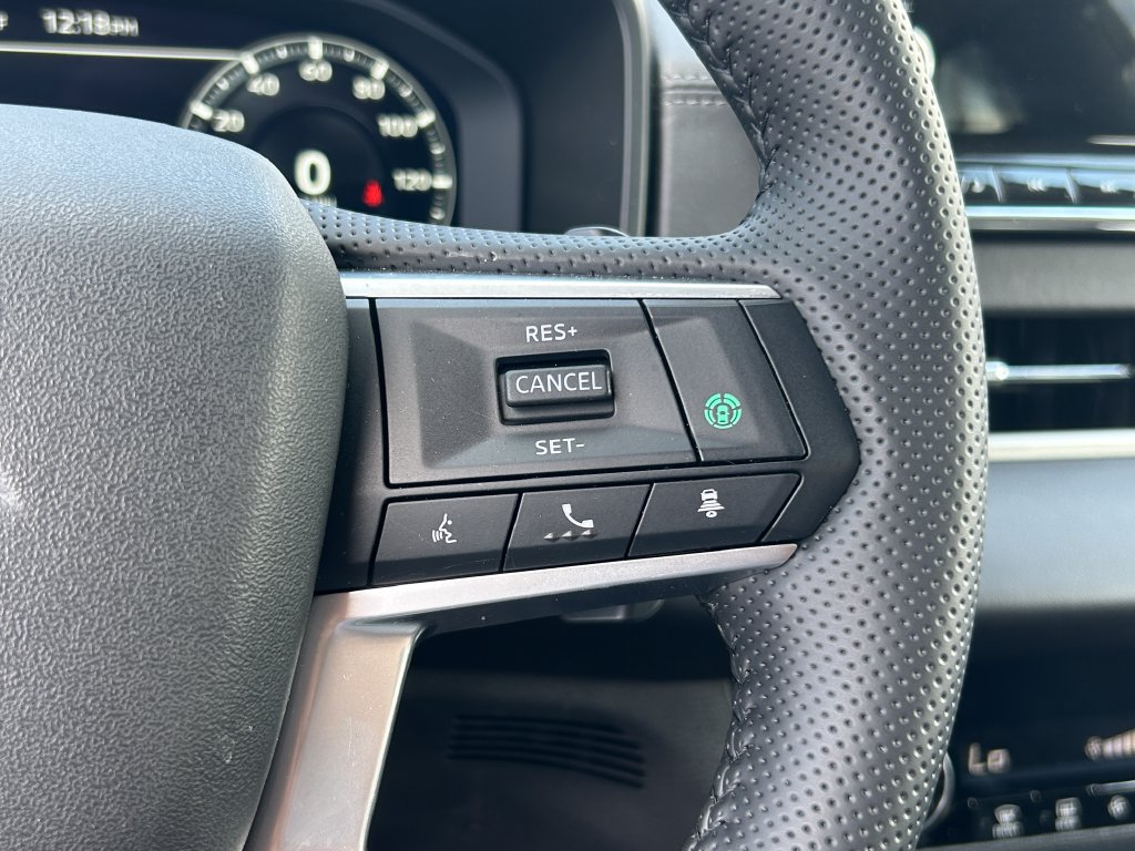 Used 2025 Mitsubishi Outlander 4WD Plug-In Hybrid image 22