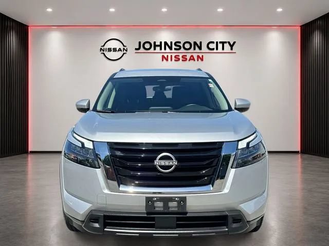 Used 2025 Nissan Pathfinder SV AWD/4WD image 10