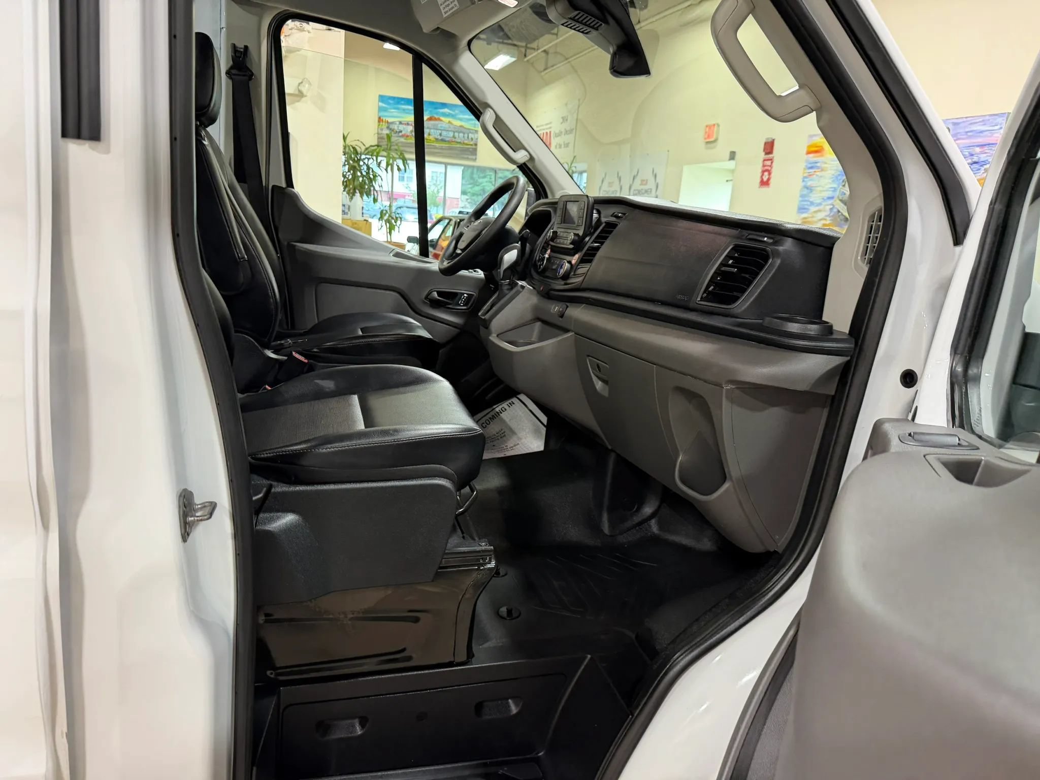 Used 2025 Ford Transit 250 148 Medium Roof RWD image 32