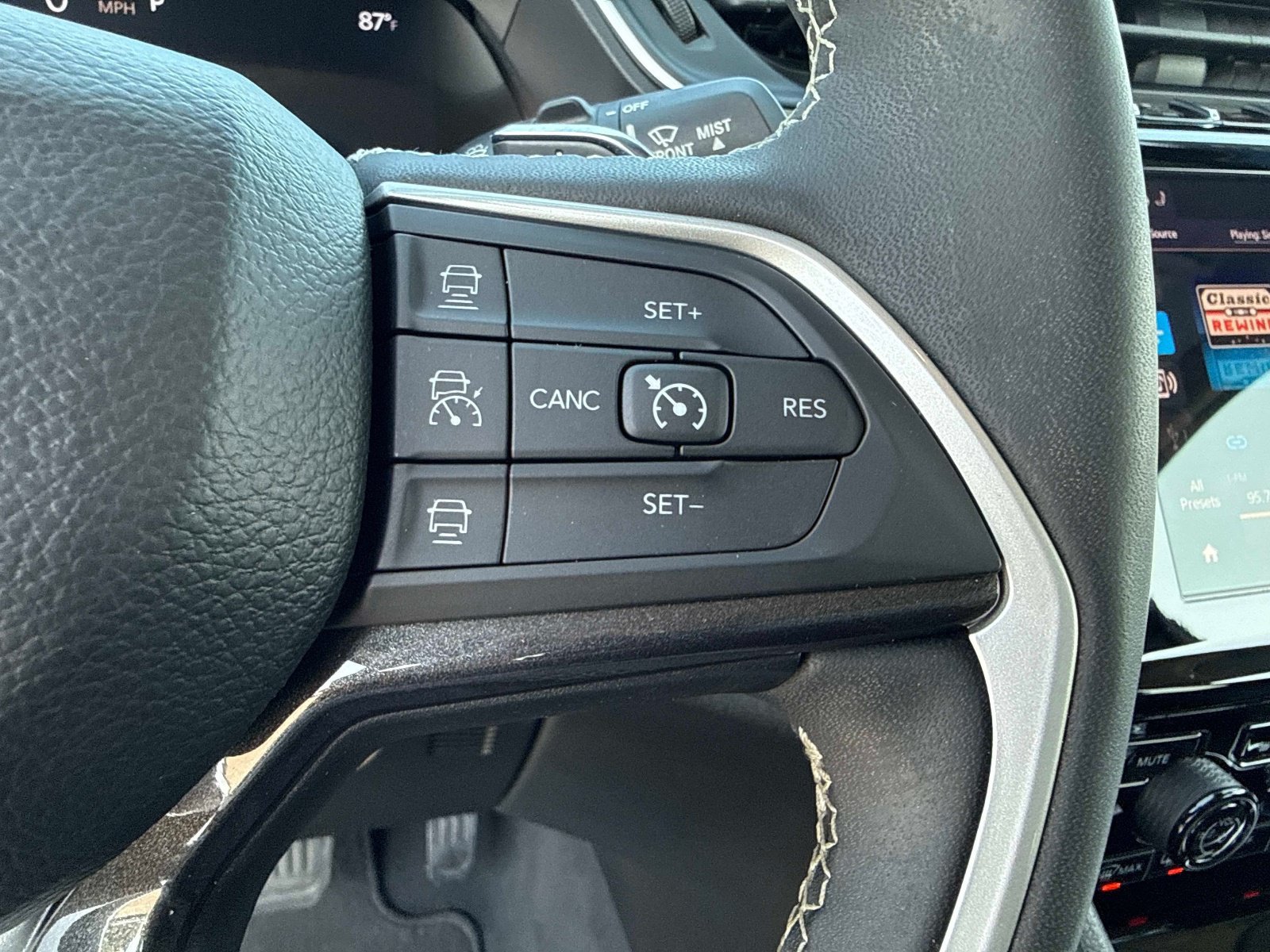 Certified 2023 Jeep Grand Cherokee L Laredo w/ Luxury Tech Group I AWD/4WD image 28