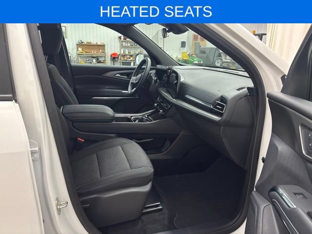 Used 2025 Chevrolet Traverse LT FWD image 13