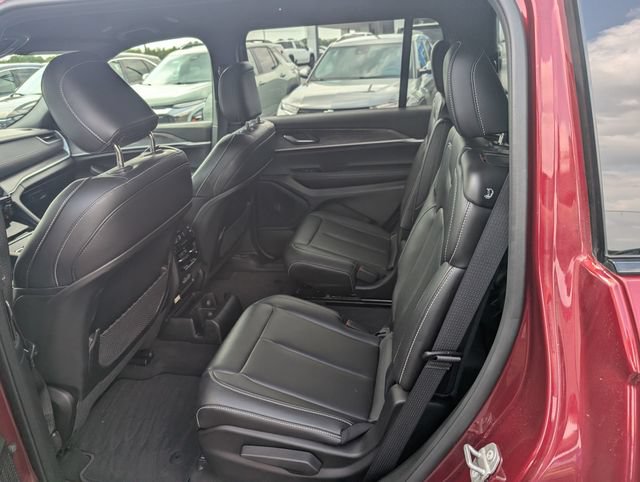 Used 2025 Jeep Grand Cherokee L Limited w/ Trailer Tow Package AWD/4WD image 9