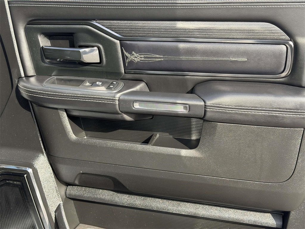 Used 2024 RAM 3500 Limited image 8