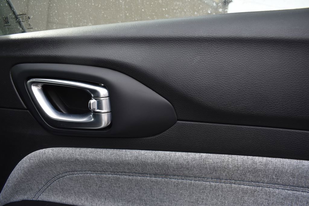 Used 2025 Jeep Compass Latitude image 24