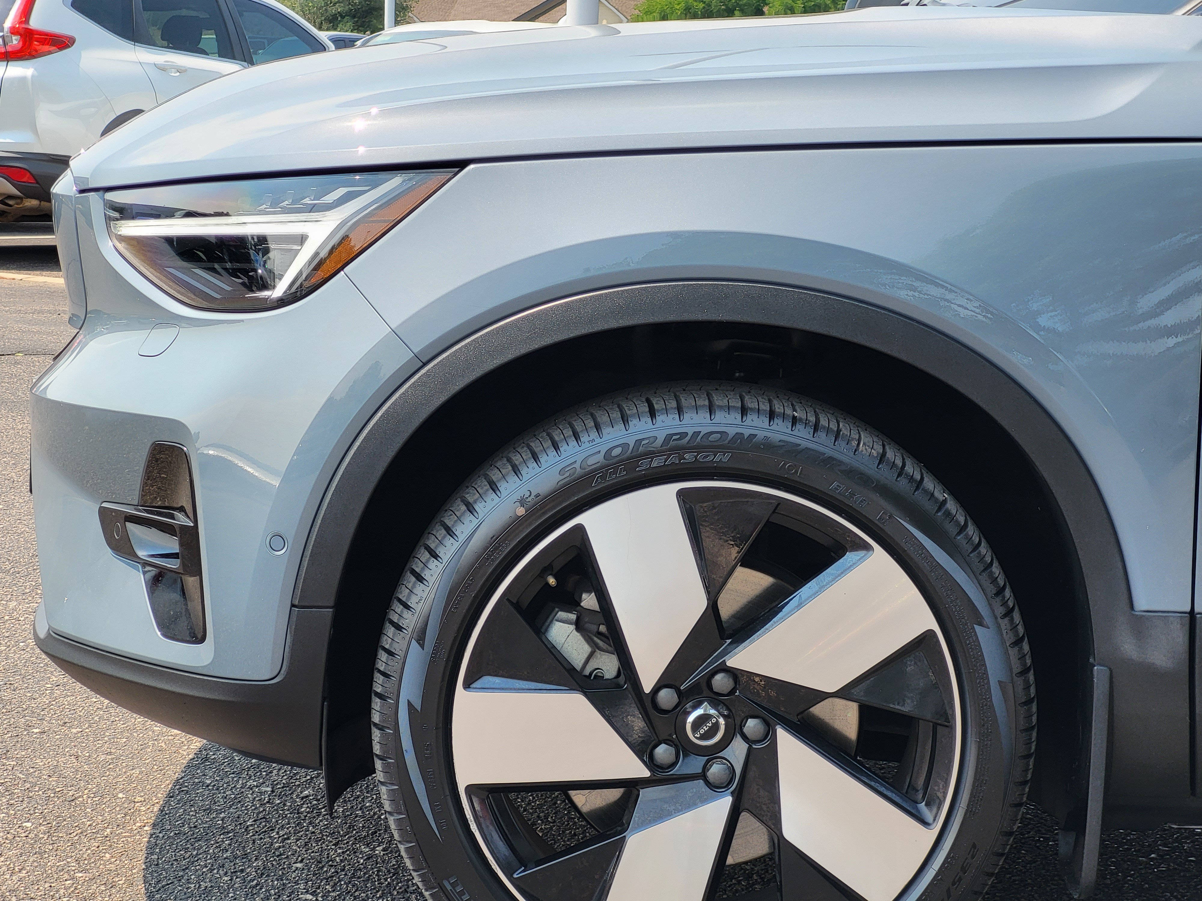 Certified 2023 Volvo XC40 Recharge Ultimate w/ Protection Package Premier AWD/4WD image 7