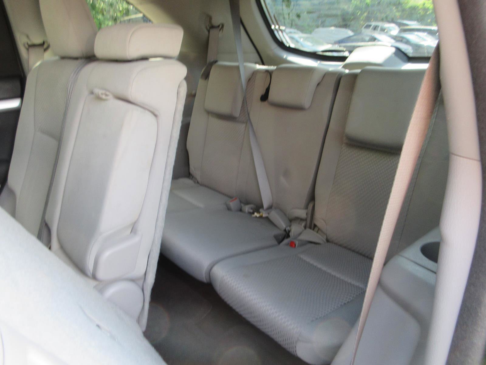 Used 2018 Toyota Highlander LE FWD image 19