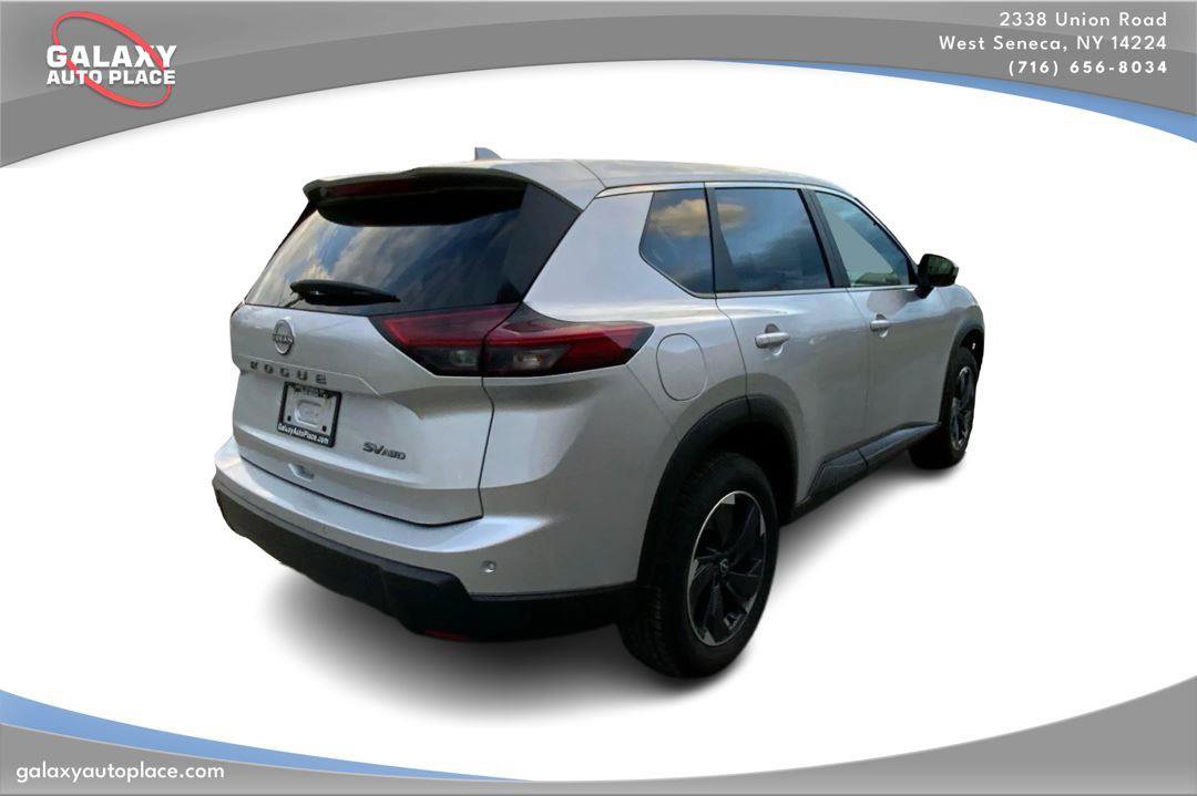 Used 2024 Nissan Rogue SV AWD/4WD image 5