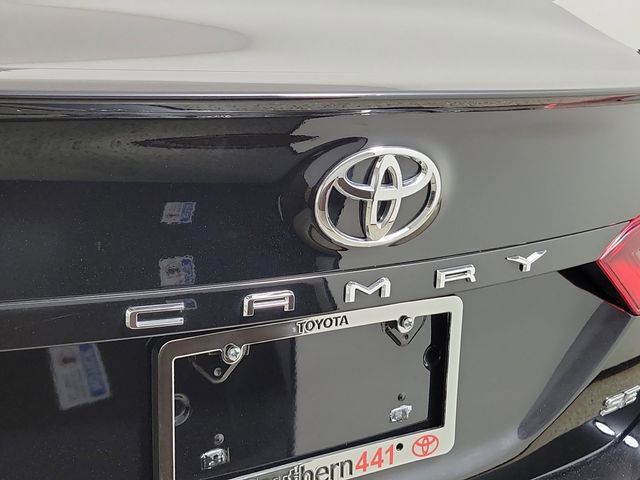 Used 2023 Toyota Camry SE FWD image 9