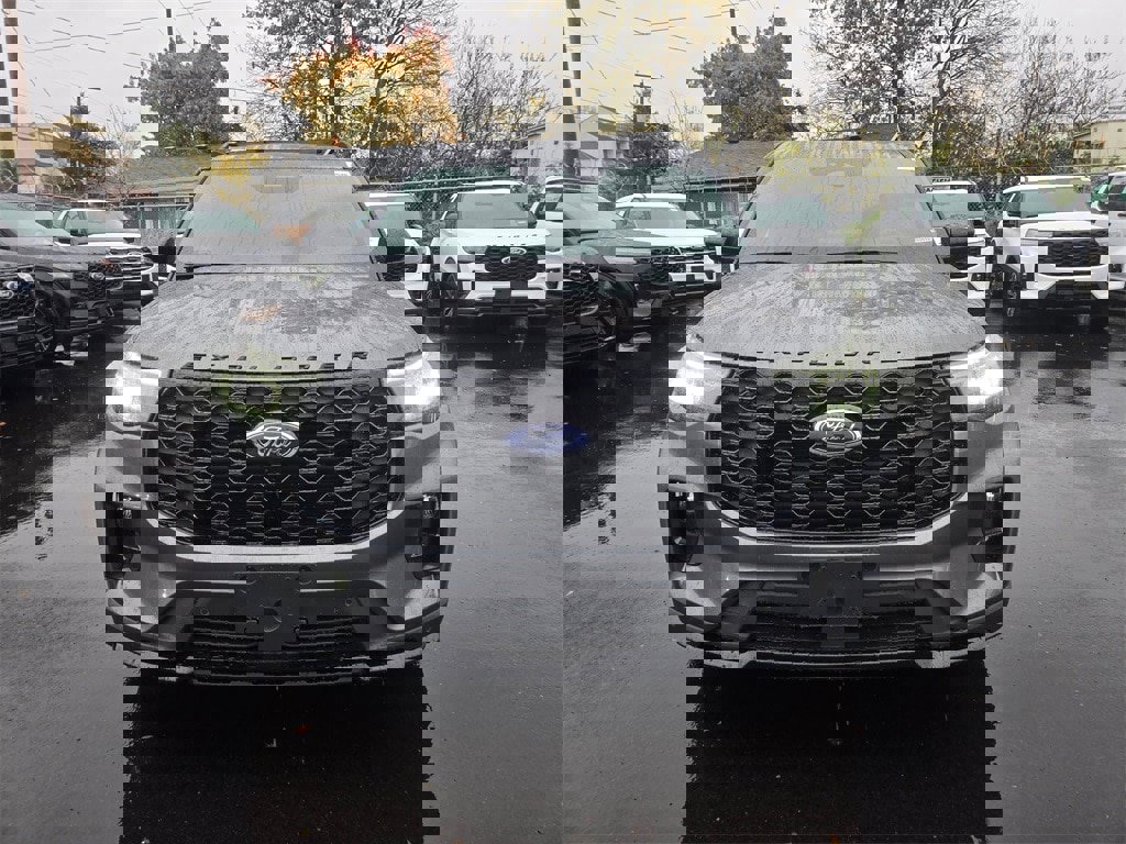 New 2026 Ford Explorer ST-Line image 2